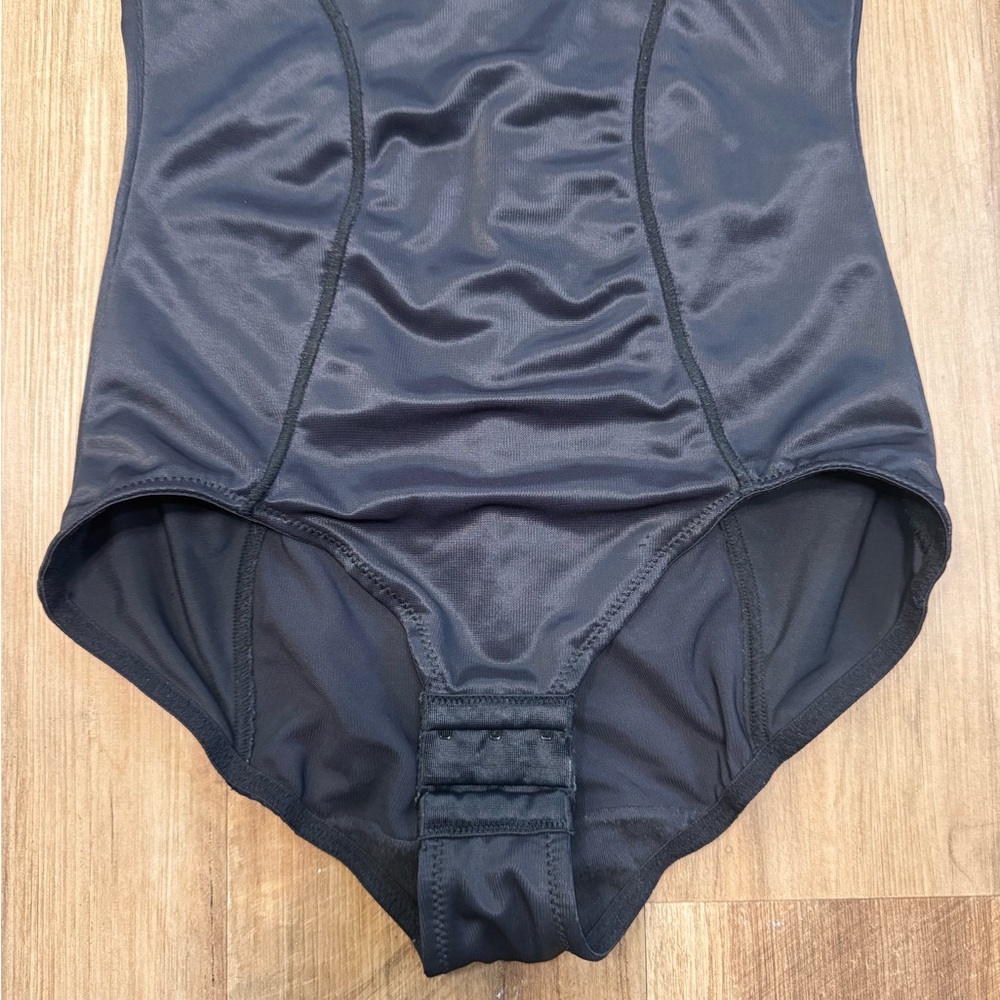 Maidenform Black Shapewear Ultra Firm Bodysuit, Medium - Picture 7 of 16